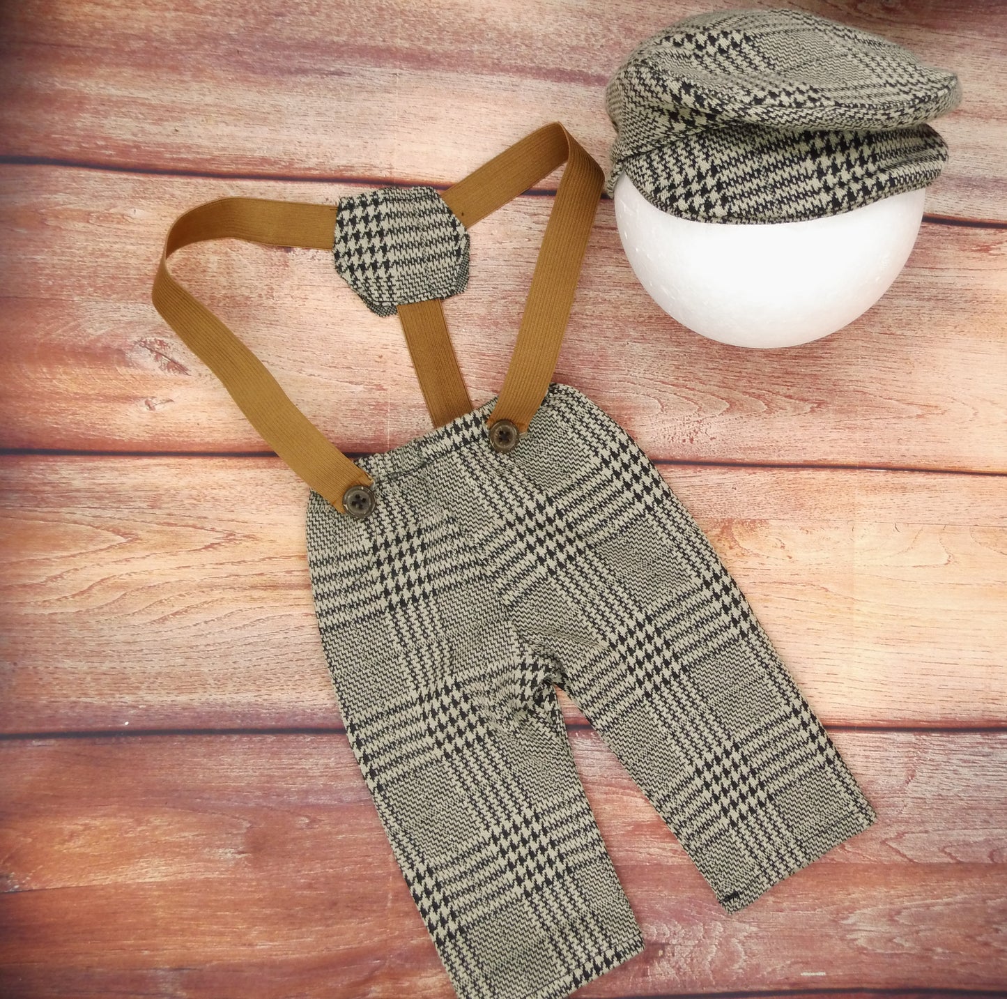 Outfit Baskenmütze und Hose kariert Newborn Reborn