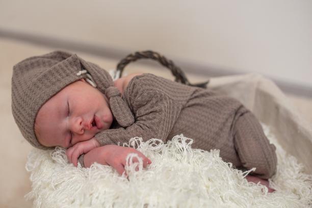 Outfit Set Strampler mit Mütze Design gewebt Newborn