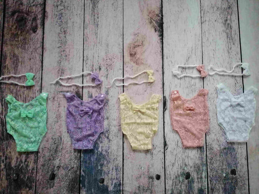 Body Newborn mit Spitze, Schleife und Stirnband